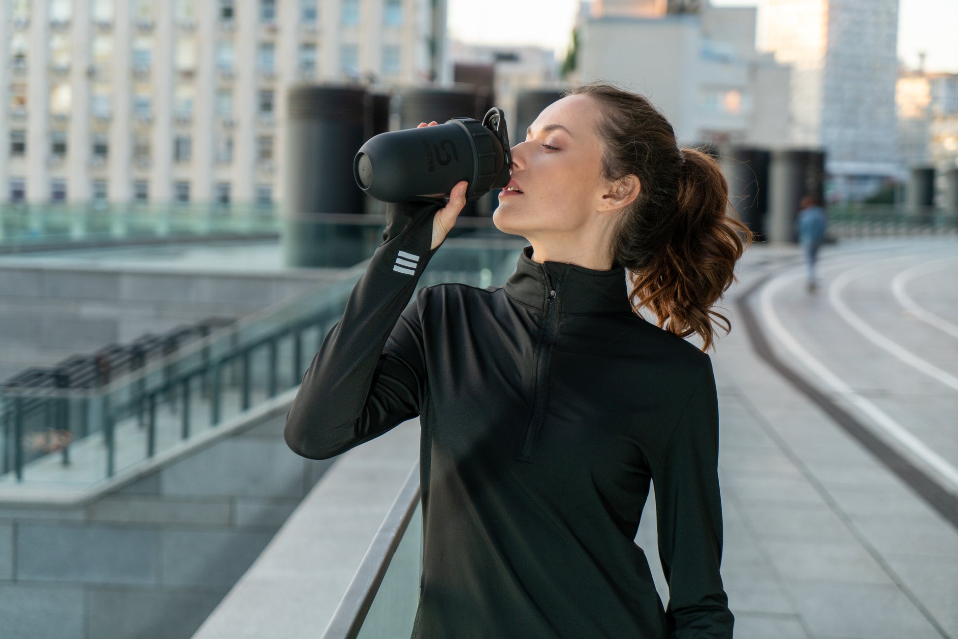 Protein shaker bottle 700mls "Tumbler View" Matte Black/Black Window