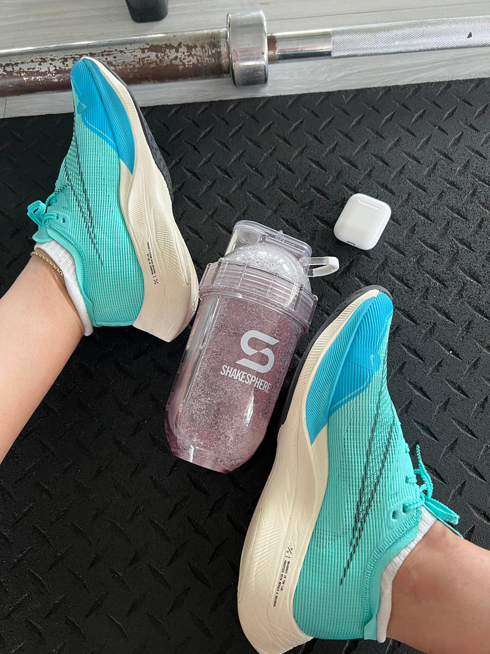 ShakeSphere Tumbler Cooler Shaker Clear